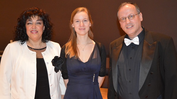 Gruppenfoto mit Katharina Sahmland, Gabriela Tasnadi, Mezzosopran und Hermann Wilhelmi, Orgel